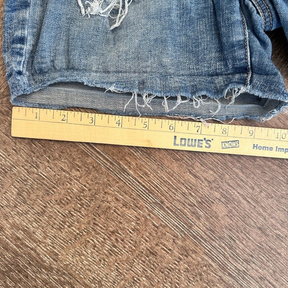 American Eagle Mid Rise Next Level Stretch Denim Shorts Distressed Frayed Size 2 - Picture 9 of 10
